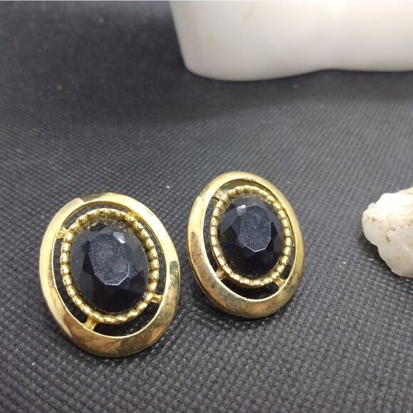 Gold onyx amulet earrings - Picture 2 of 2